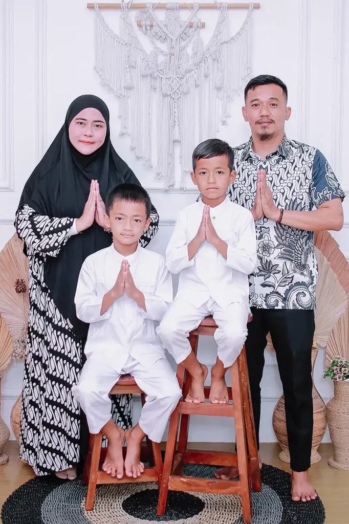 family akbar atar